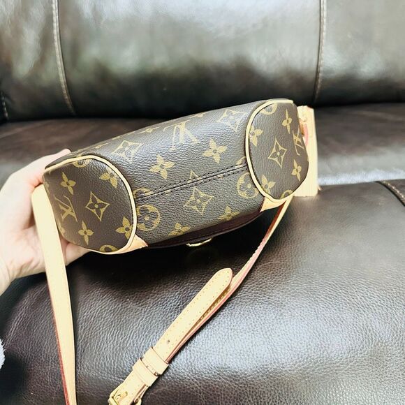 Louis Vuitton Saint Cloud NM - Picture 10 of 16